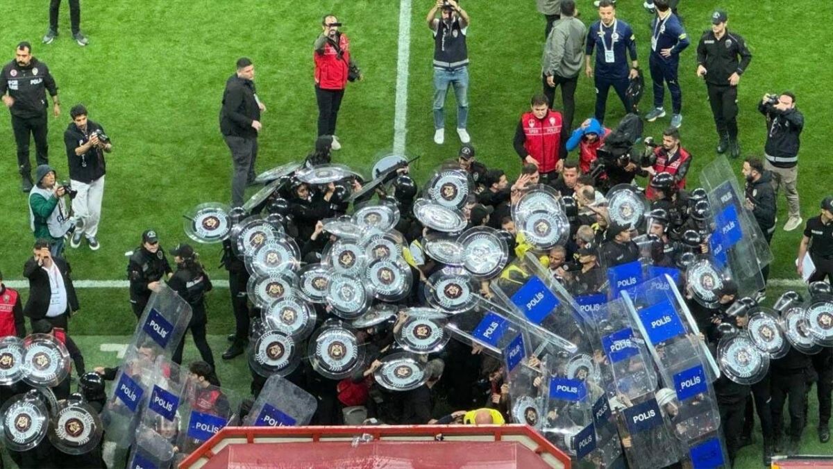 İstanbul’da Derbi Günü Güvenlik Alarmı: Binlerce Polis Sahada!