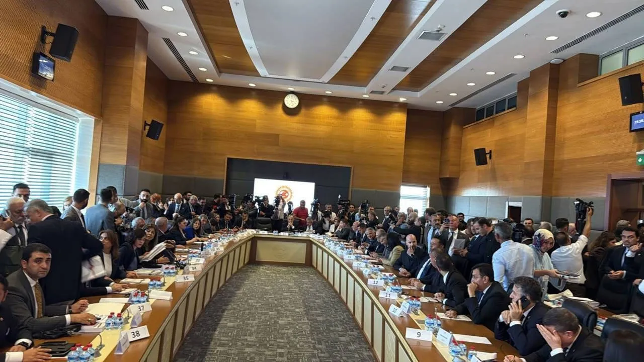 PKK'ya 'Çerçeve Yasa' Sinyali: Adalet Komisyonu'ndan Geçti!