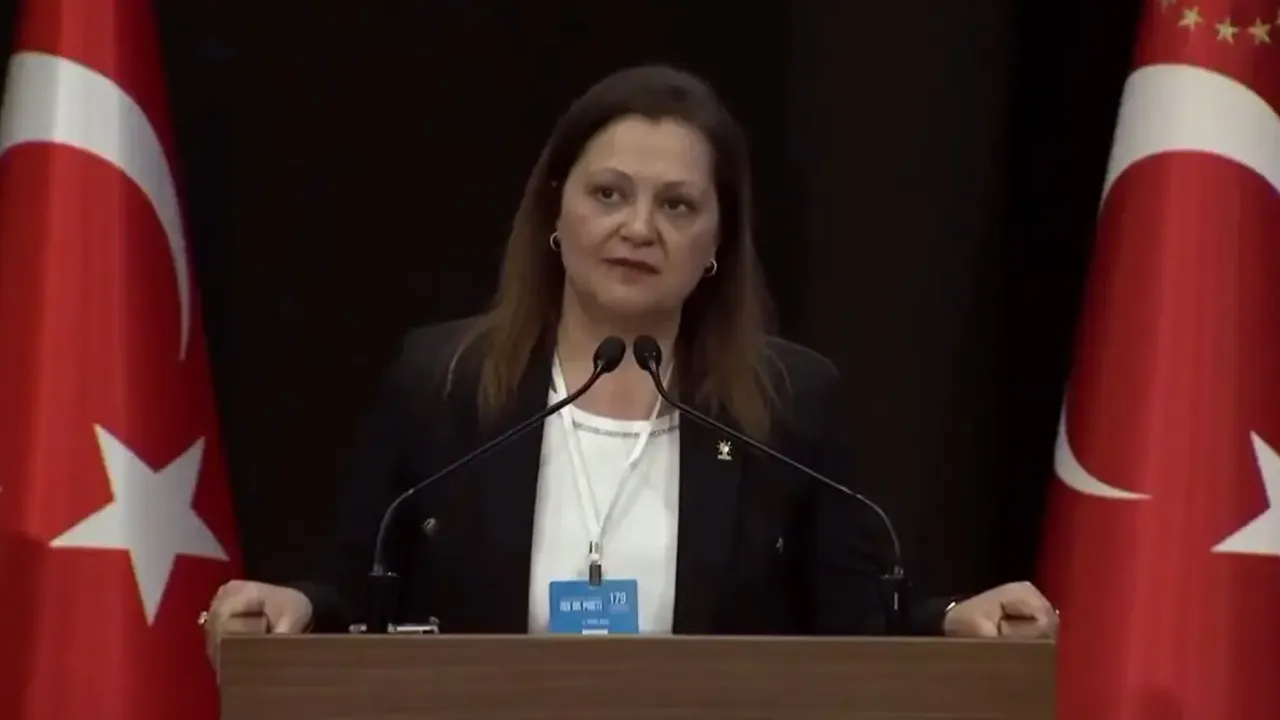Afyonkarahisar’da Sürpriz Hamle: Başkan Burcu Köksal AK Parti’ye Katıldı!