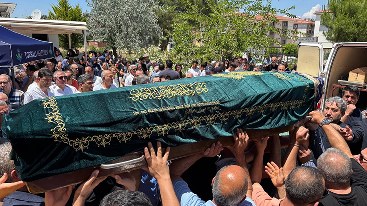 Irmak Öğretmen Torbalı'da Gözyaşlarıyla Uğurlandı!