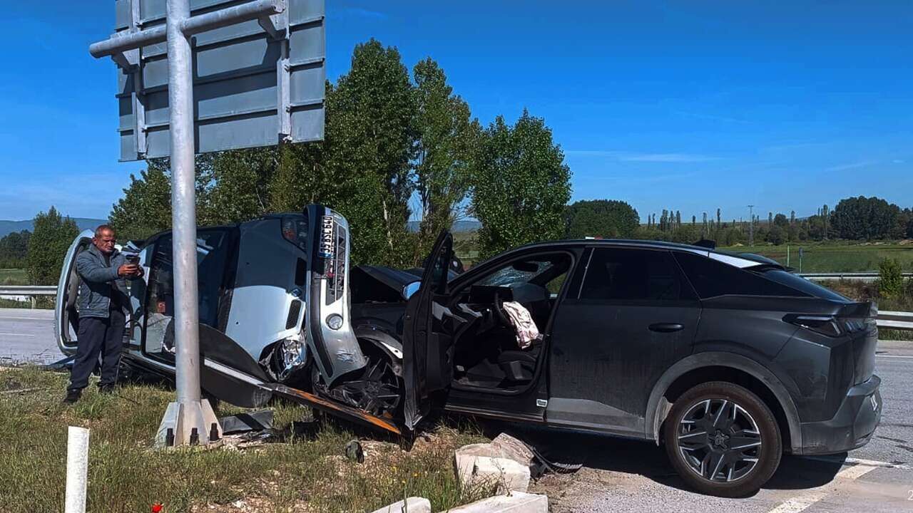Kütahya'da Feci Çarpışma: 2 Çocuk Dahil 6 Yaralı!