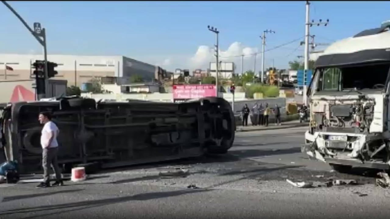 Çayırova'da Feci Kaza: TIR ve İşçi Servisi Çarpıştı, 8 Yaralı!