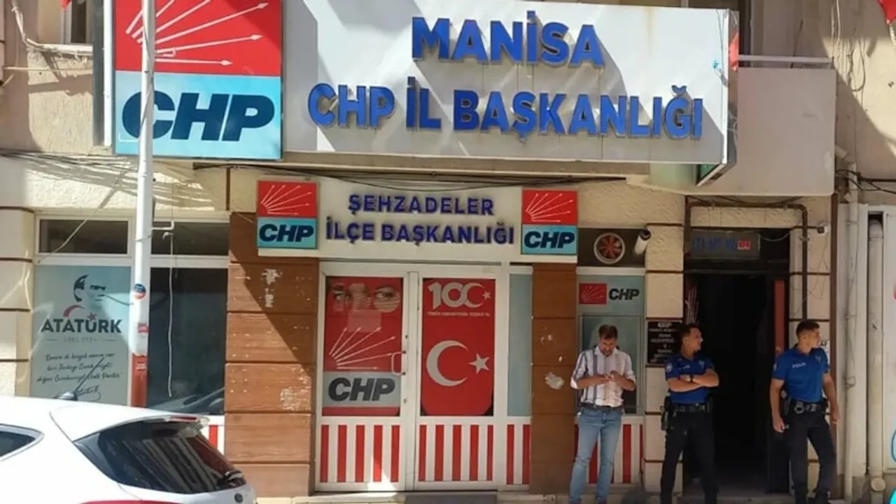 CHP Manisa İl Başkanlığı'nda kavga: 1 yaralı var!