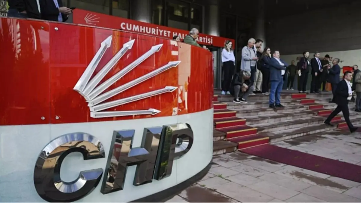 CHP’de İç Savaş: Milletvekillerinin Yüzde 70’i Özgür Özel’i Destekliyor