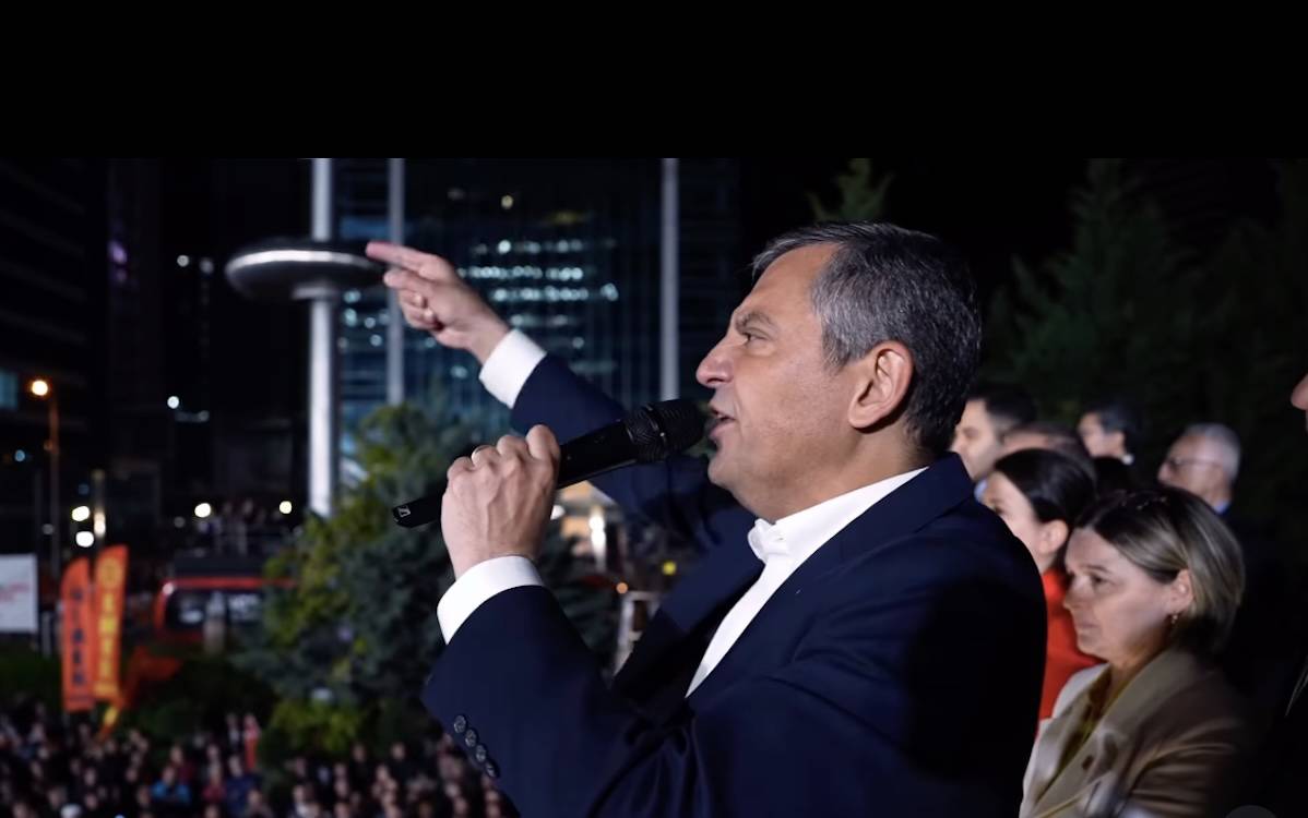 Özgür Özel'den CHP'deki Krize Sert Tepki: 'Kurultay İstiyoruz!'