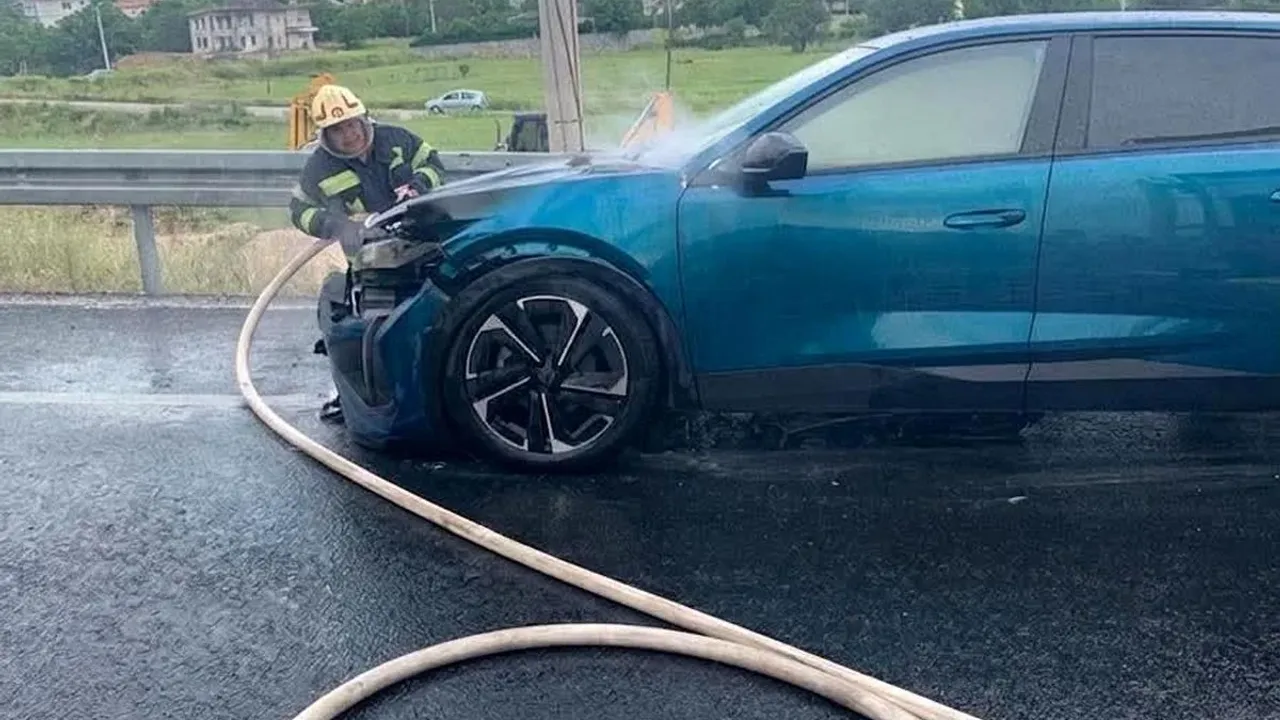 Denizli'de Trafikte Yangın Panik Yarattı!