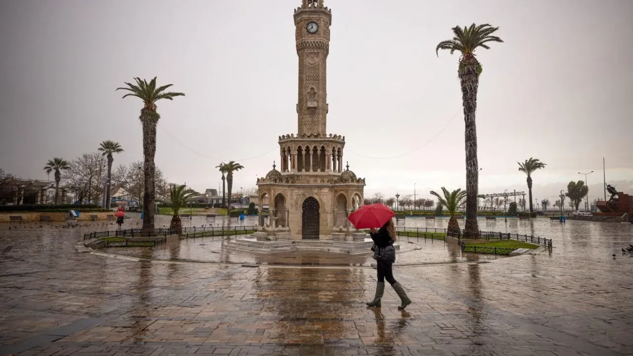 İzmir İçin Kuvvetli Sağanak ve Gök Gürültülü Yağış Alarmı!