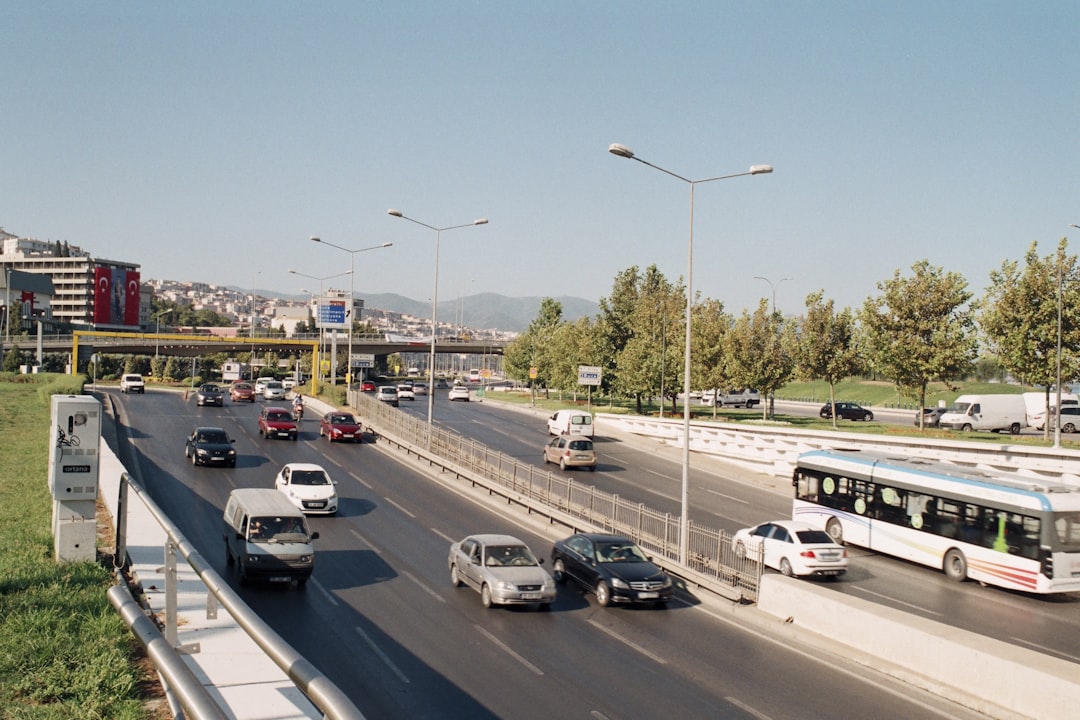İzmir’de Taksi ve Dolmuş Ücretlerine Kritik Zam Geliyor!
