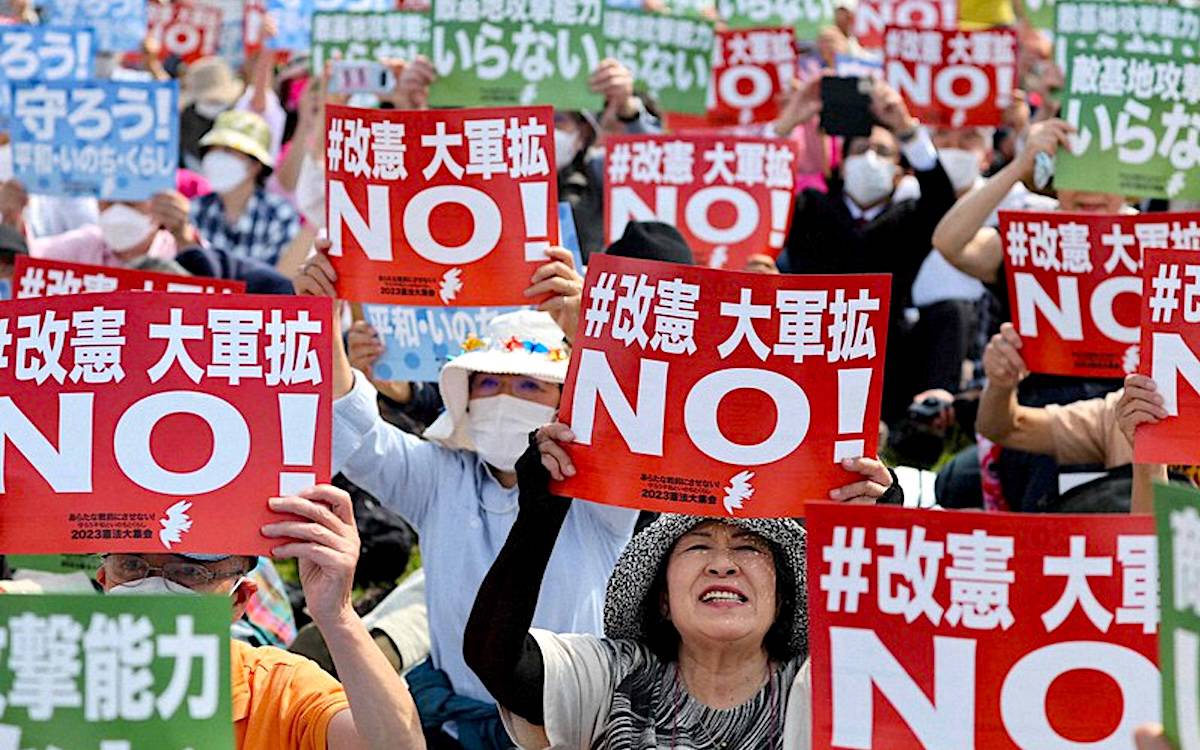 Japonya’da Anayasa Krizi: Milyonlar Sokakta!