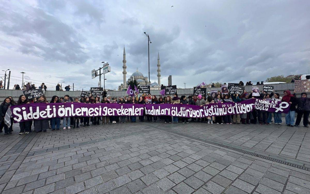 Kadınlar Şüpheli Ölüm ve Şiddet Örtbasını Protesto Ediyor!