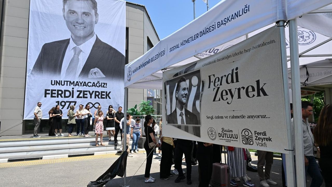 Manisa Ferdi Zeyrek’i 17 İlçede Lokmayla Andı!