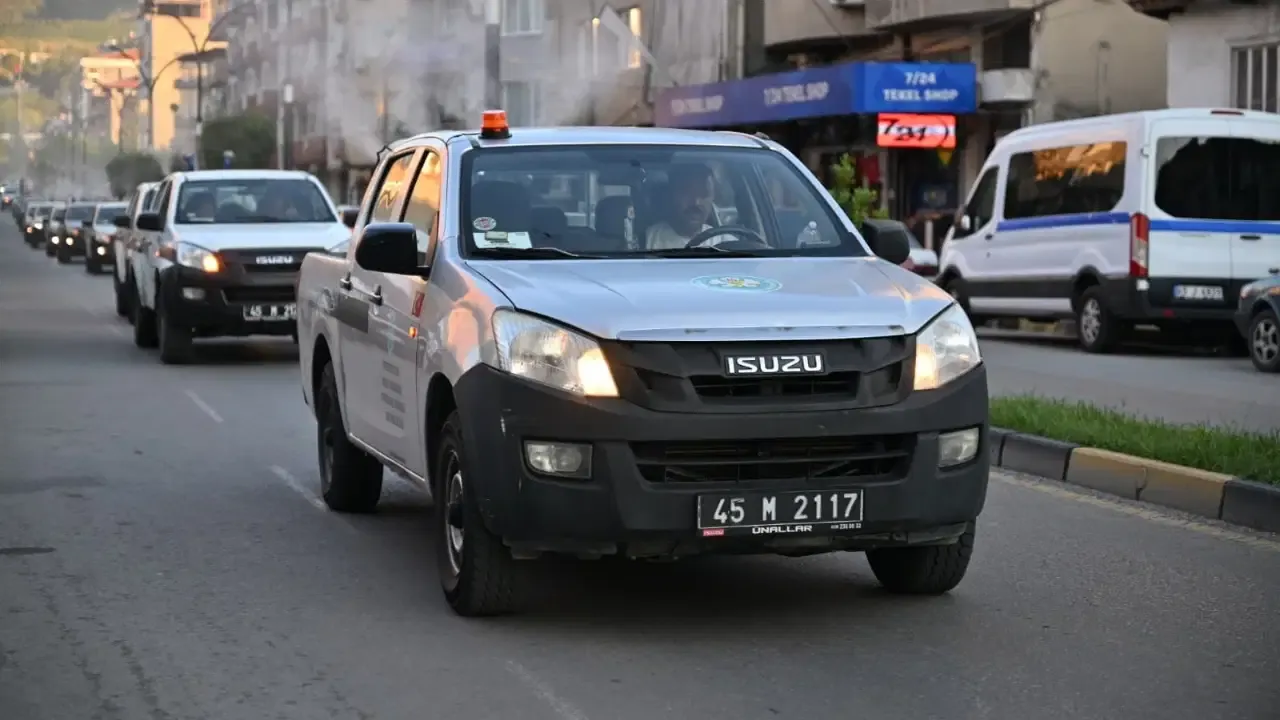 Manisa'da Haşere Alarmı: 17 İlçede Kesintisiz İlaçlama Başladı!
