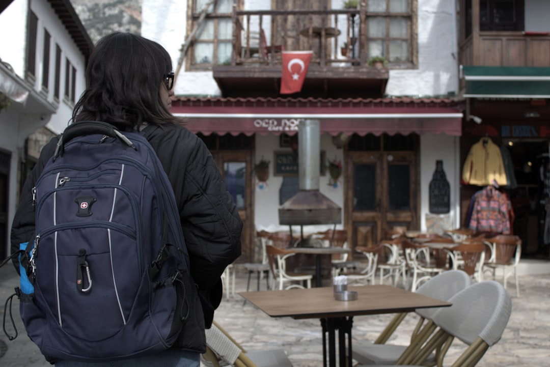 Şanlıurfa'da Öğretmene Kan Donduran Bıçaklı Saldırı Girişimi!