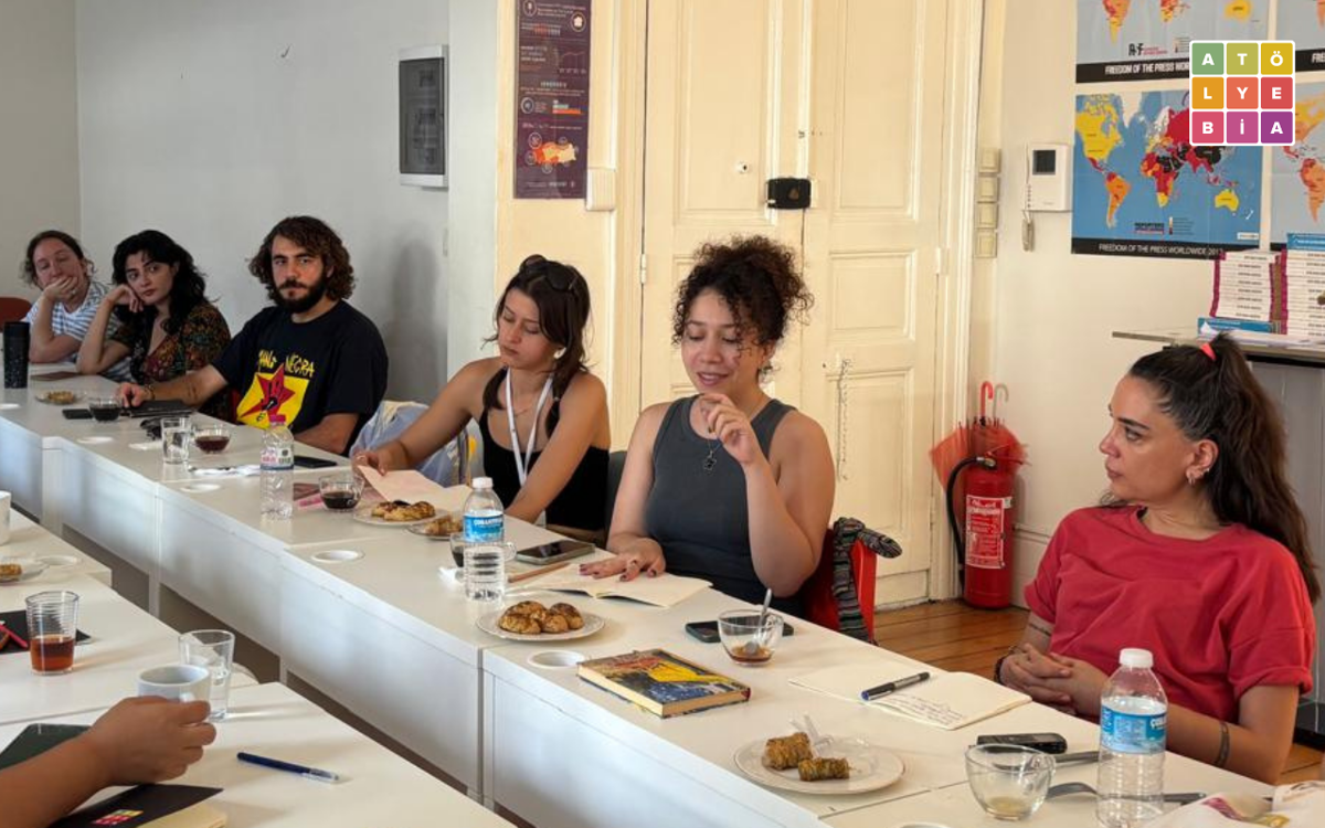 Tarlabaşı'na Yakından Bakış: Mekansal Okuryazarlık Atölyesi Sahada!