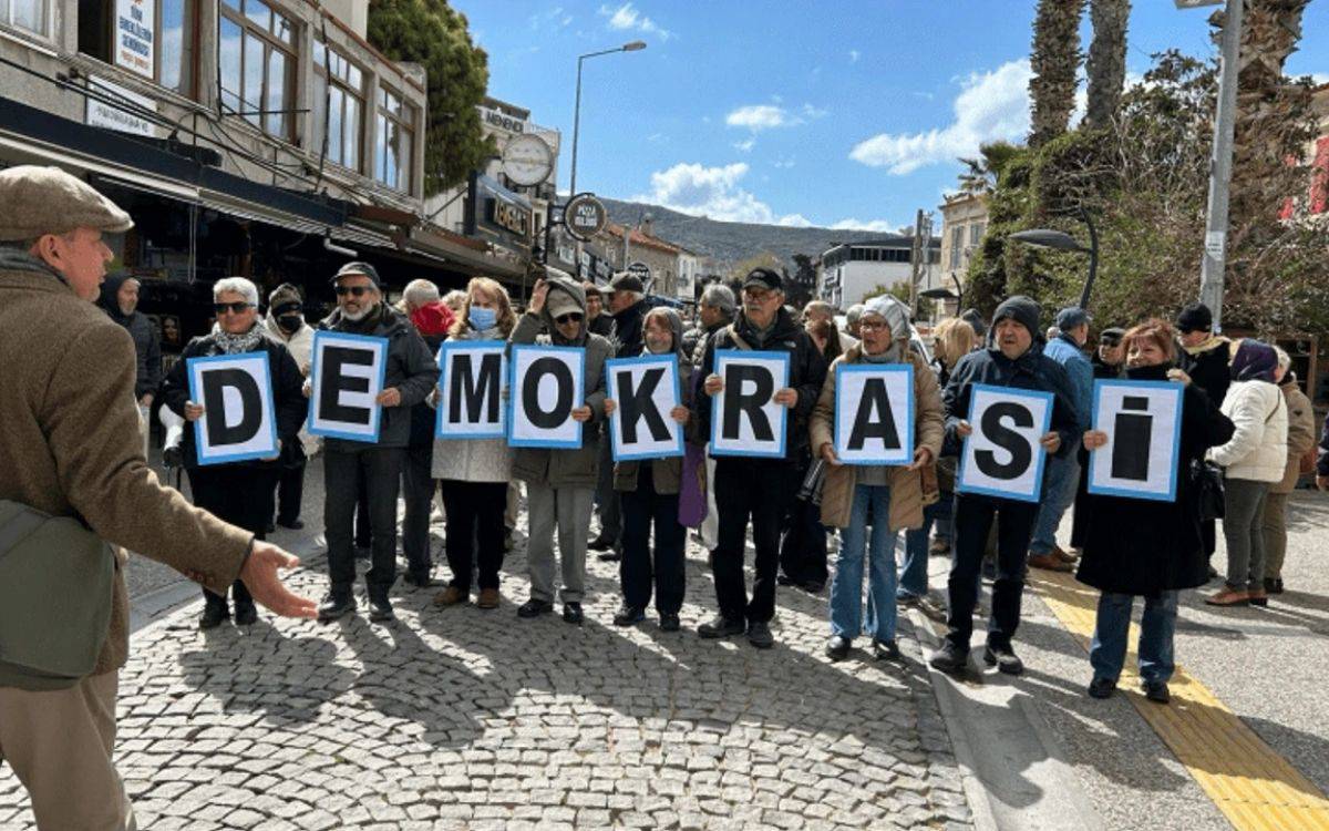 Türkiye'nin Demokratik Geleceği: Yeni Bir Dönüşüm Mümkün mü?