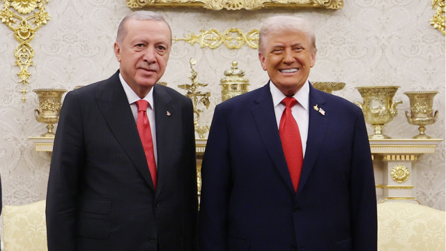 İspanya'da Siyasette Şok: Başbakan Sanchez'in Partisine Polis Baskını!